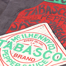 Cargar imagen en el visor de la galería, TABASCO® T-shirt with Bottle - Tabasco Country Store
